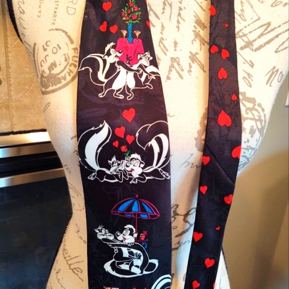 Warner Bros. Other - Looney Tunes Mania Pepe' Le Pew Tie!